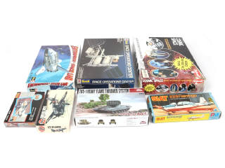 Lot 42 - DIVERS (7)