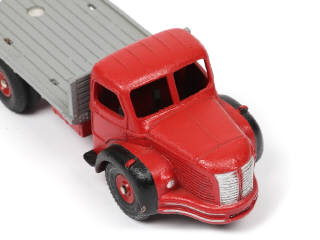 Lot 177 - DINKY TOYS (FRANCE) (1)