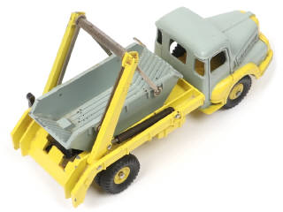 Lot 157 - DINKY TOYS (FRANCE) (1)