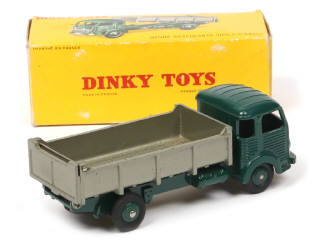 Lot 152 - DINKY TOYS (FRANCE) (1)