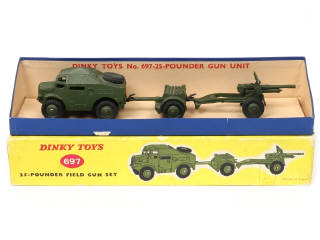 Lot 261 - DINKY TOYS (GB) (1)