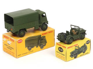 Lot 267 - DINKY TOYS (GB) (2)