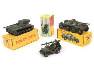 Lot 207 - DINKY TOYS (FRANCE) (3)