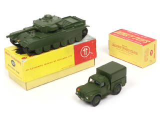 Lot 268 - DINKY TOYS (GB) (2)