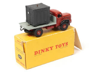 Lot 153 - DINKY TOYS (FRANCE) (1)