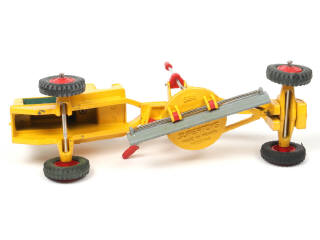 Lot 285 - DINKY TOYS (FRANCE) (1)