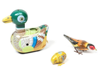 Lot 147 - DIVERS (3)
