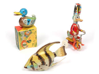 Lot 148 - DIVERS (3)
