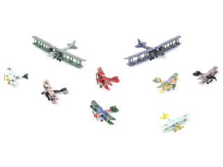 Lot 206 - DIVERS (9)