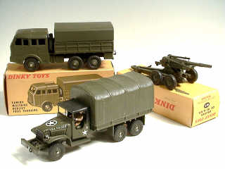Lot 767 - DINKY TOYS FRANCE (3)