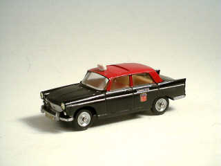 Lot 712 - DINKY TOYS FRANCE (1)
