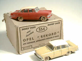 Lot 725 - DINKY TOYS (FRANCE) (3)
