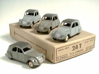 Lot 741 - DINKY TOYS (FRANCE) (5)