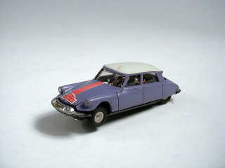 Lot 610 - GEGE (1)