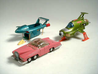 Lot 646 - DINKY TOYS (GB) (3)