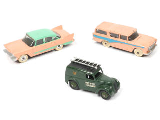 Lot 218 - DINKY TOYS (GB) (3)