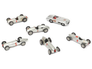 Lot 139 - DIVERS (6)