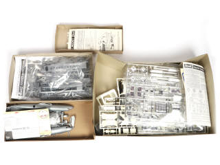 Lot 32 - REVELL (USA) (4)