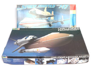 Lot 22 - REVELL (USA) (2)