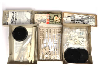 Lot 62 - DIVERS (6)