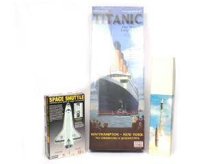 Lot 39 - DIVERS (3)