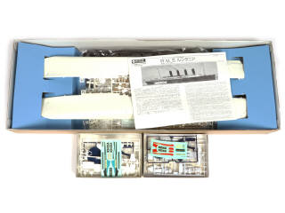Lot 42 - DIVERS (4)