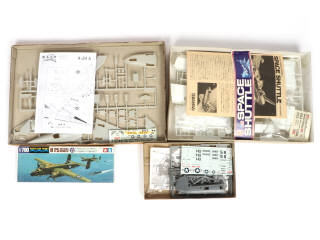 Lot 41 - DIVERS (4)