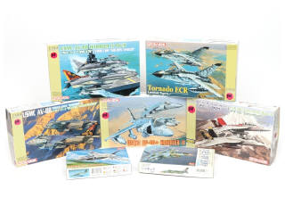 Lot 64 - DIVERS (7)
