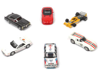 Lot 141 - DIVERS (6)