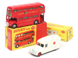 Lot 245 - DINKY TOYS (GB) (2)