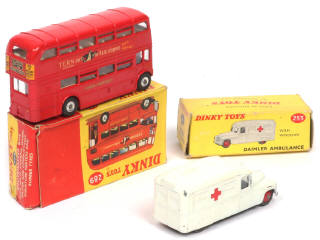 Lot 245 - DINKY TOYS (GB) (2)