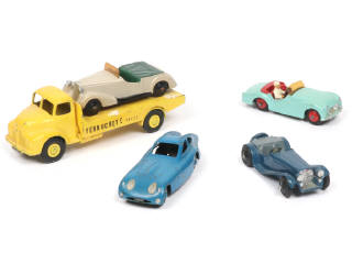Lot 236 - DINKY TOYS (GB) (5)