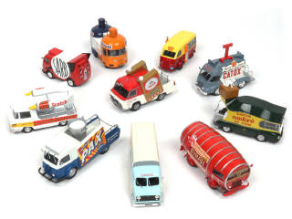 Lot 251 - DIVERS (10)