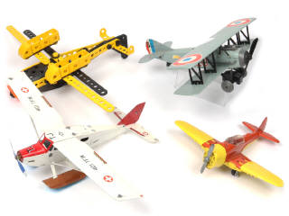 Lot 127 - DIVERS (4)