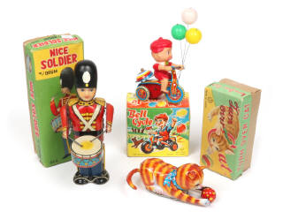 Lot 153 - DIVERS (JAPON) (3)