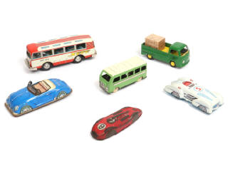 Lot 183 - DIVERS (6)