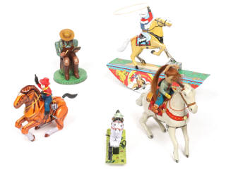 Lot 173 - DIVERS (5)
