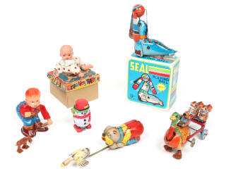 Lot 174 - DIVERS (6)