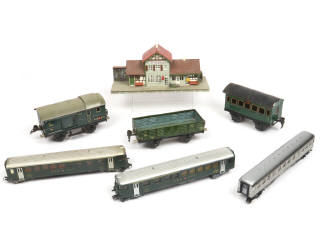 Lot 61 - DIVERS (7)
