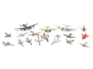 Lot 118 - DIVERS (18)