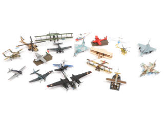 Lot 121 - DIVERS (18)