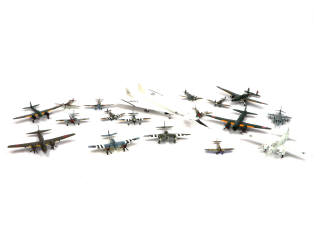 Lot 131 - DIVERS (18)