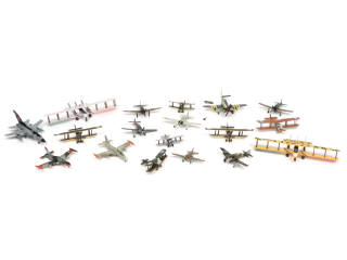 Lot 134 - DIVERS (18)