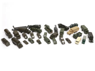 Lot 295 - DIVERS (30)