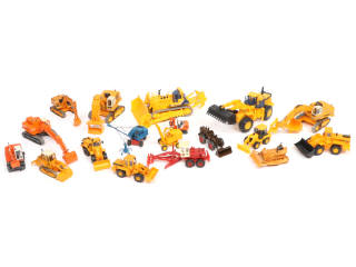 Lot 269 - DIVERS (18)