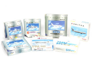 Lot 228 - DIVERS (7)