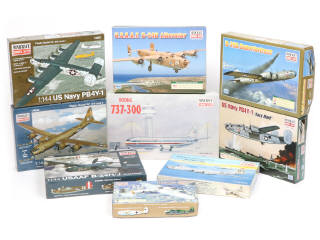 Lot 34 - MINICRAFT MODELKITS ( U.S.A) (9)