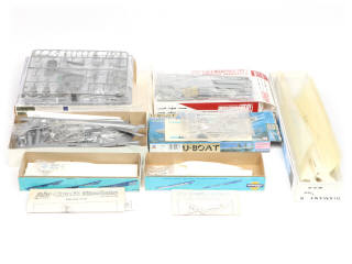 Lot 55 - DIVERS (9)