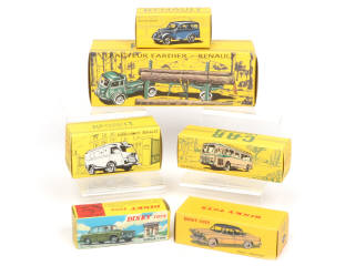 Lot 227 - DIVERS (6)