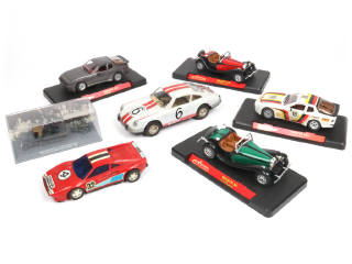 Lot 118 - DIVERS (7)